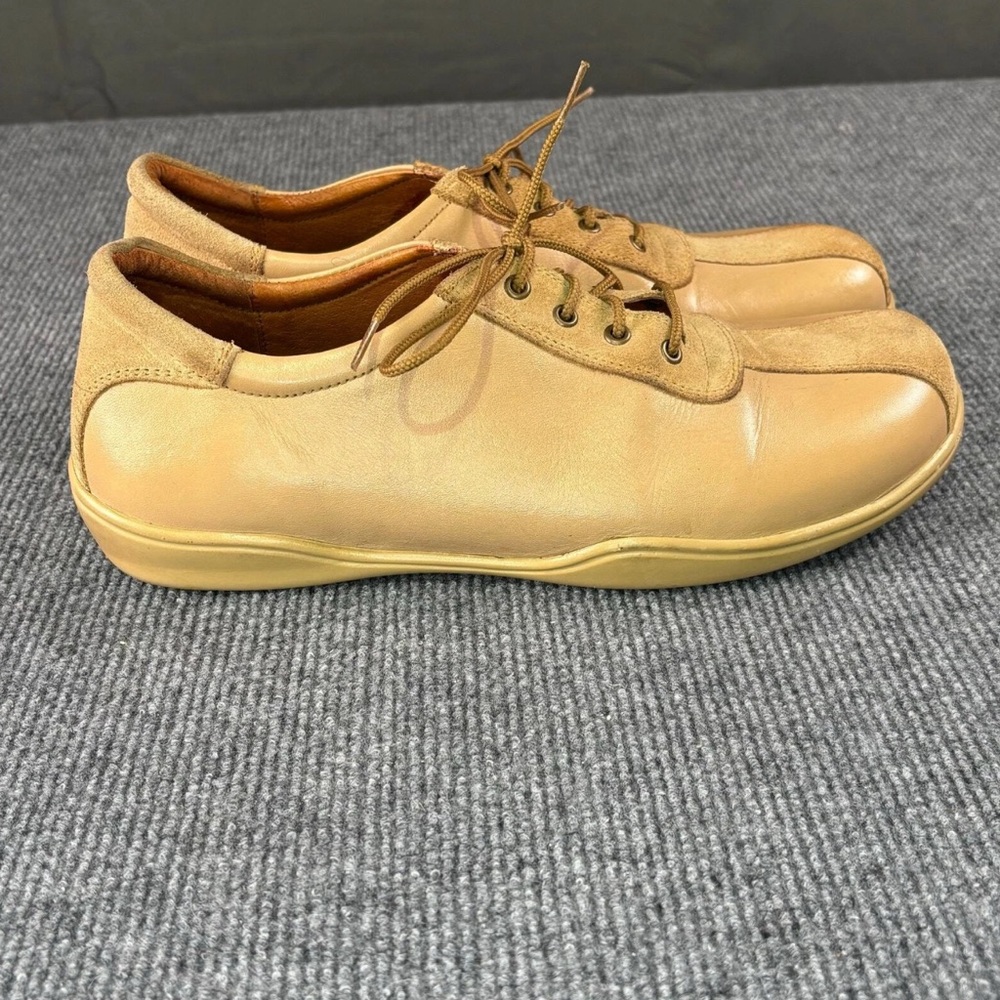 Classic Tan Leather Lace-Up Women's Casual Shoes